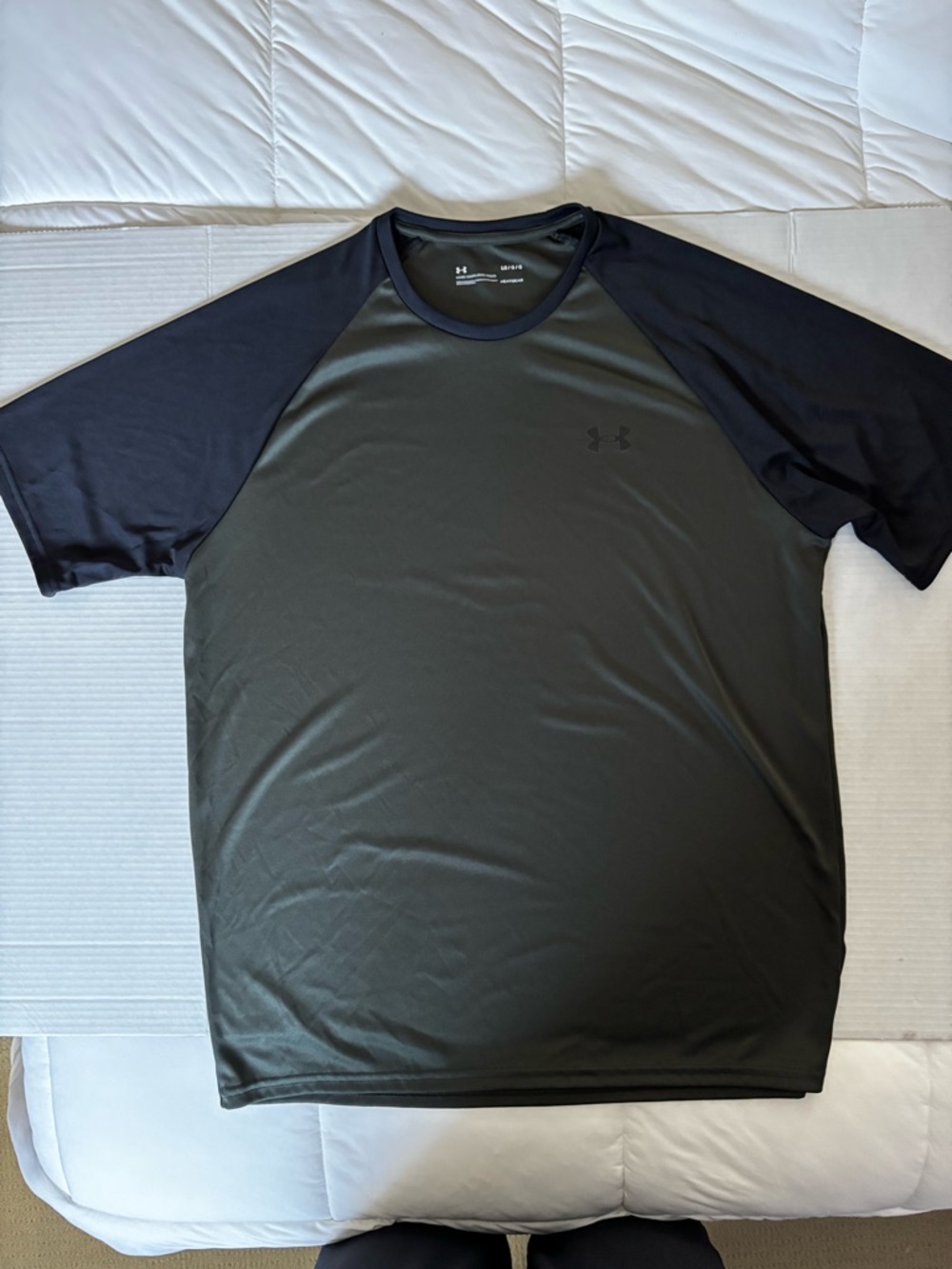 Under Armour Heatgear loose fit men’s Short Sleeve Performance T large